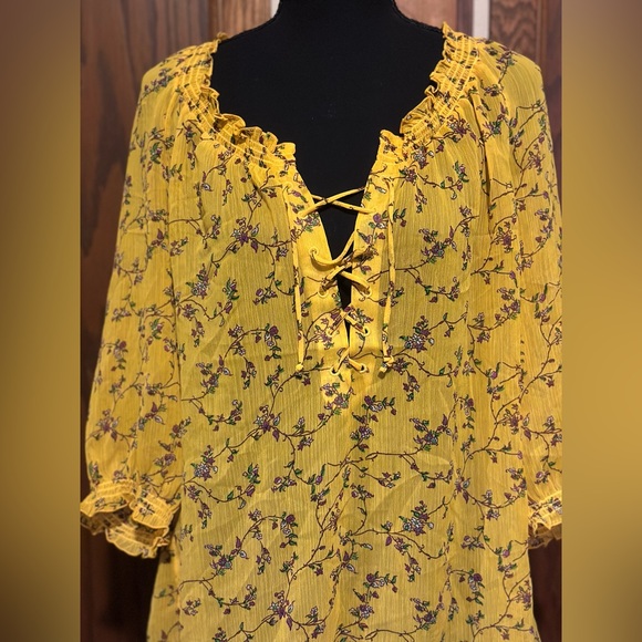 Old Navy Blouse - Picture 2 of 7